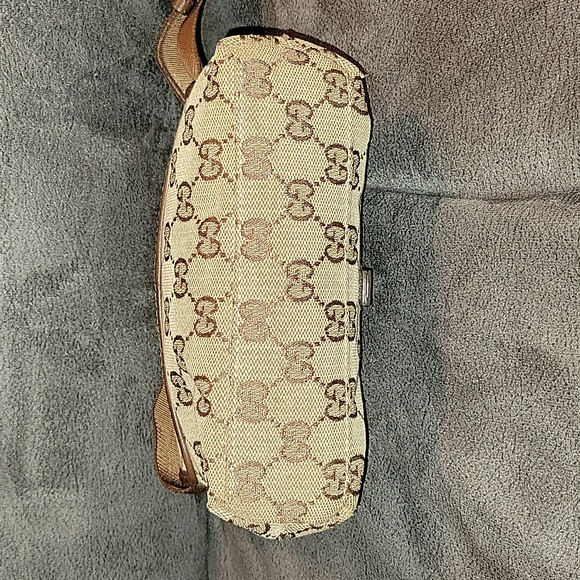 Gucci Beige and Brown Monogram Belt Bag - Picture 4 of 9